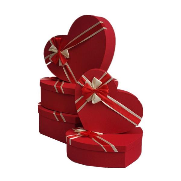 Red Customized Gift Box Heart Shaped Paper Chocolate Packaging Box With Logo Printing