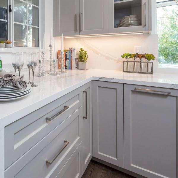 Custom Mini Kitchen Cabinet Matte Light Gray Shaker Style Lacquer Kitchenette For Hotel