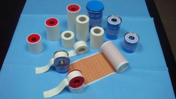 Buy China high quality cotton zinc adhesive oxide plaster with Acylic glue 7.5cm x10m per roll at wholesale prices