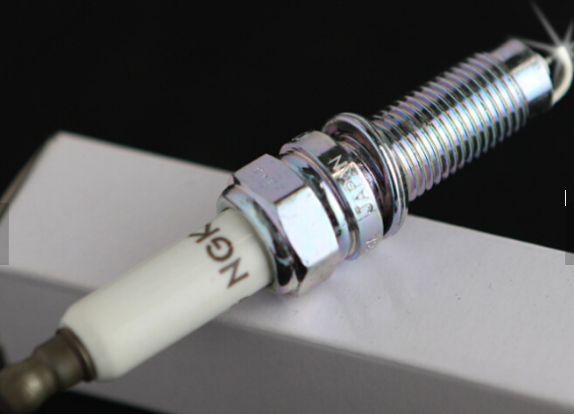 Car Genuine Platinum Ignition System Spark Plug For Q7 CC Passat Touareg 101905622