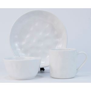 Dinnerware set