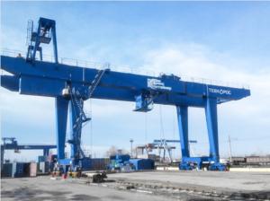 Quality Cabin Control Span 35m Double Girder Gantry Crane With Semi Goliath Hook for sale