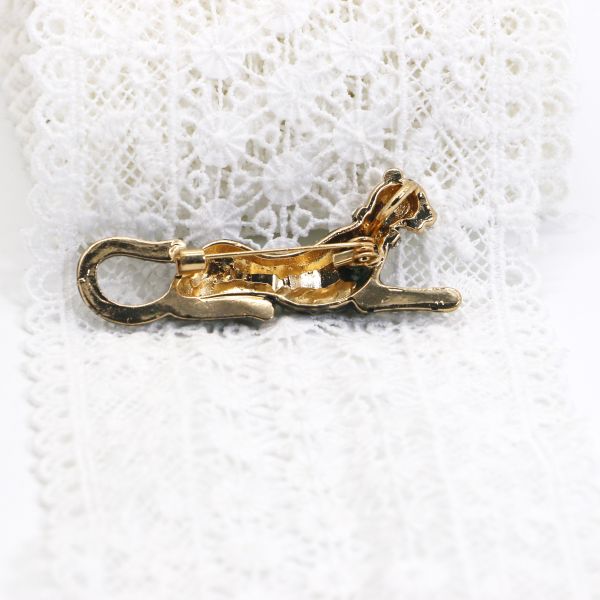 Copper Material Leopard Brooch Pin With Diamond 5.5cm Size OEM ODM
