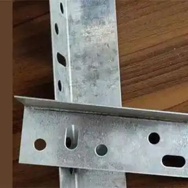 Metal Right Angle Adjustable Rock Wool Suspended Ceiling Brackets For Insulation Panel