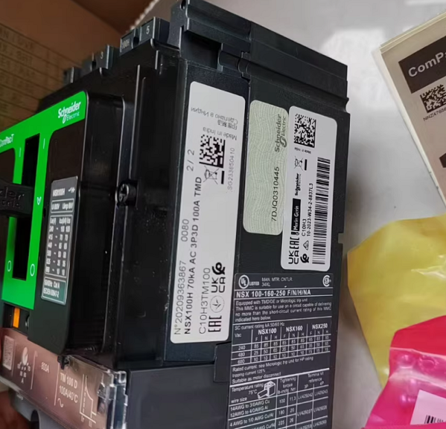 Schneider Electric NSX100H C10H3TM100 Circuit Breaker ComPacT 70kA At 415VAC 100A 3P 3D