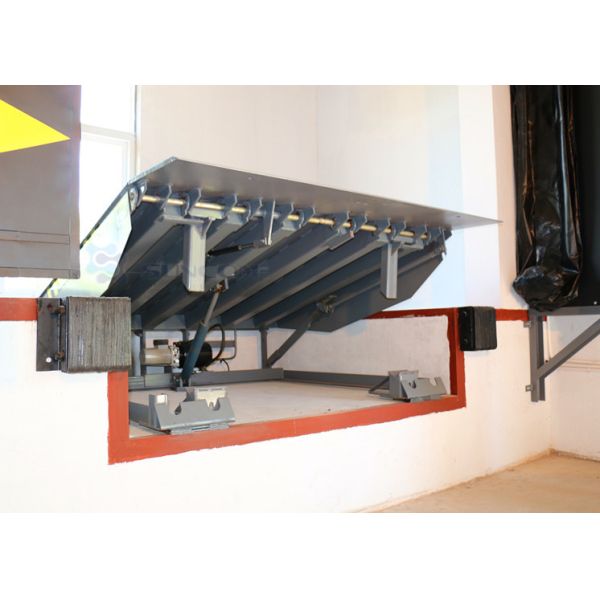 Outside Loading Unloading Area Hydraulic Dock Leveler 50HZ With Push Button