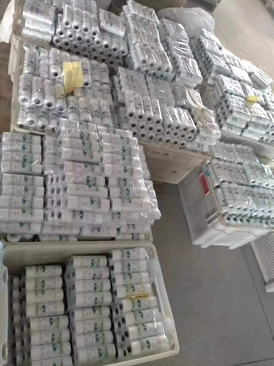 210d/12ply 100% High Tenacity Polyester Thread for Crochet and Quilting in Multicolor