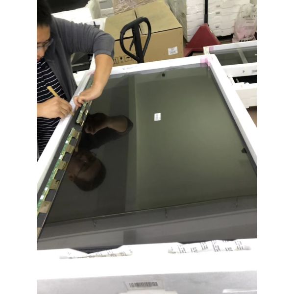 LG 49 Inch LCD TV Panel Module with 3840*2160 Pixels Resolution and 100 PIN UHD Display
