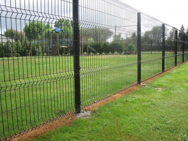 PVC Coated Wire Mesh Fence Panels, 1230mm, 1530mm, 1830mm, 2030mm,2230mm with Curved /V beams Anti Climb Mesh Fence Pane
