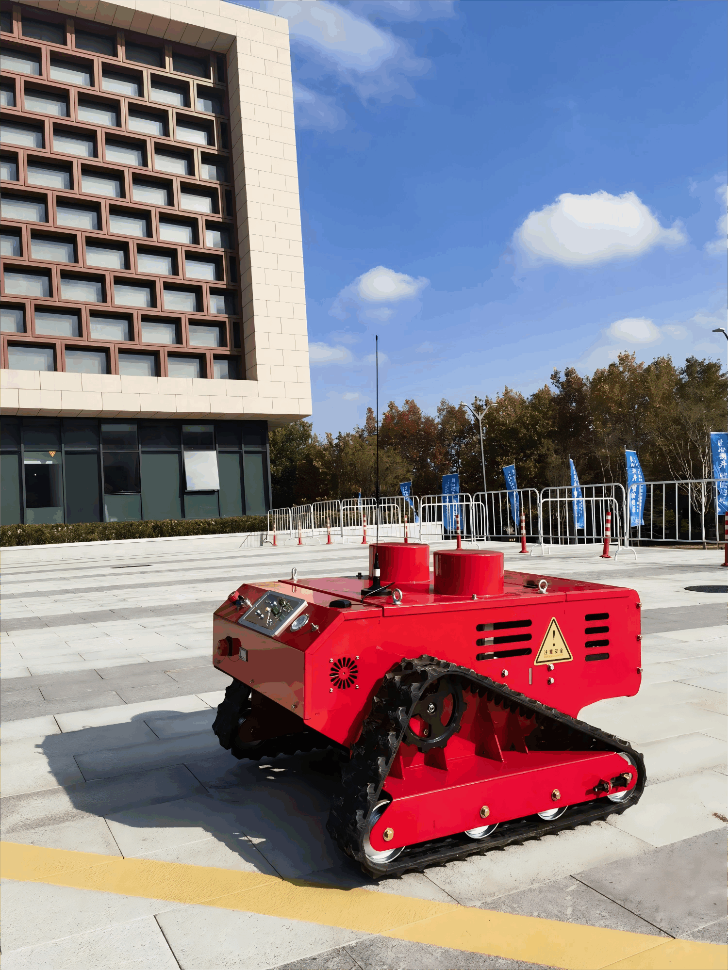 Electric Seismic Source Robot Energy Efficient Seismic Vibrator High Altitude Seismic Survey Equipment