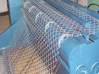 Made In QY TOP factory price metal steel coated galvanized powder coated menards lowes Chain link fence