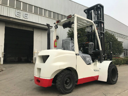 500mm Load Center 3ton Diesel Forklift with Double Front Tires and LED Light Options
