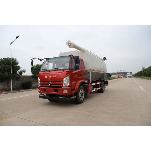 9460ml Displacement Bulk Feed Truck 9000×2450×3800 Mm Tyre 7.00-16