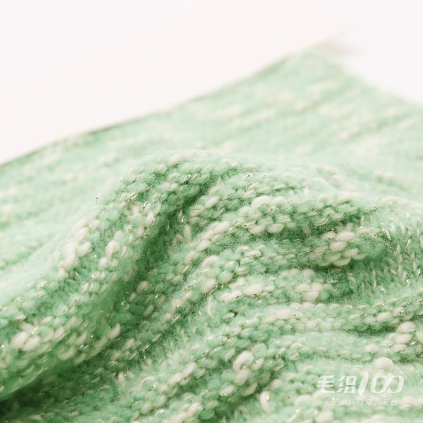 Durable Moistureproof Sequin Knitting Wool , 1/4NM Crocheted Scarves Silky Wool Yarn