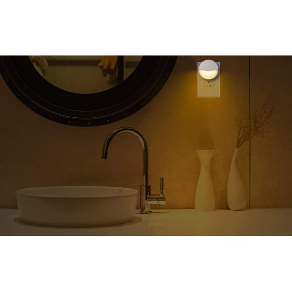 Plug-in LED Night Light Lamp Room with Auto Dusk to Dawn Sensor Electric 1-year EMC LVD