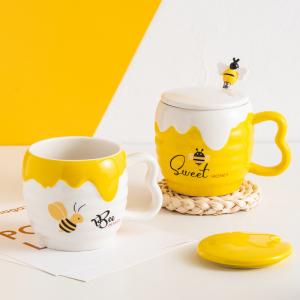 Quality Cartoon Bee Ceramic Coffee Mug With Lid Pottery Office Breakfast Cup Porcelain Latte Cups for sale