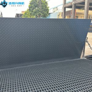 Manual Dock Ramp Forklift Helper With Adjustable Height Diamond Net For Skid