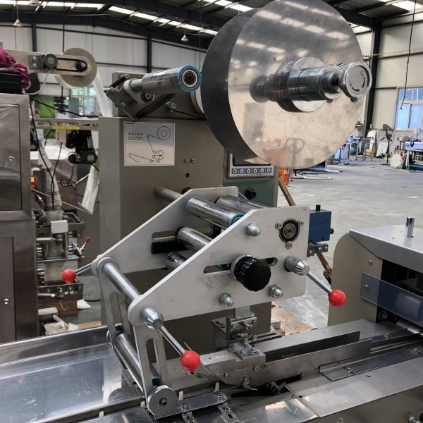Electric Driven Type Candy Packing Machine In Plastic Bag Pouch 380V 3.7kw