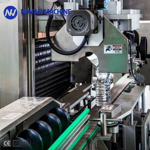 Full Automatic Bottles Sleeve Shrink Labeling Machine Auto Label Applicator