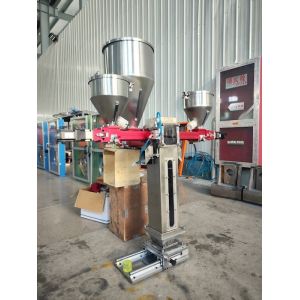 Quality 2.5-60kg/H Auxiliary Material Output Color Masterbatch Machine Granules for sale