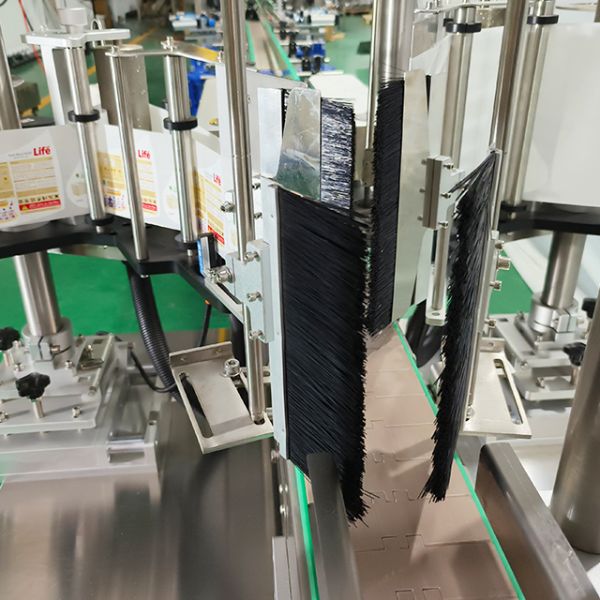 10 Head Torque Capping Machine for Good Selling Package Line Liquid Detergent Filling