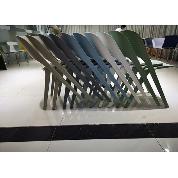 57cm 80cm Green Plastic Dining Chairs No Scratch Recycled Material