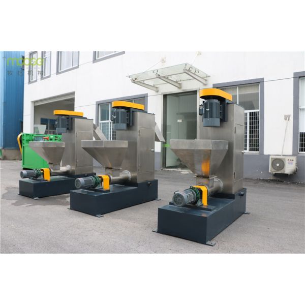 Vertical Friction Dewatering Screw Press Machine High Speed PET Crushing Machine
