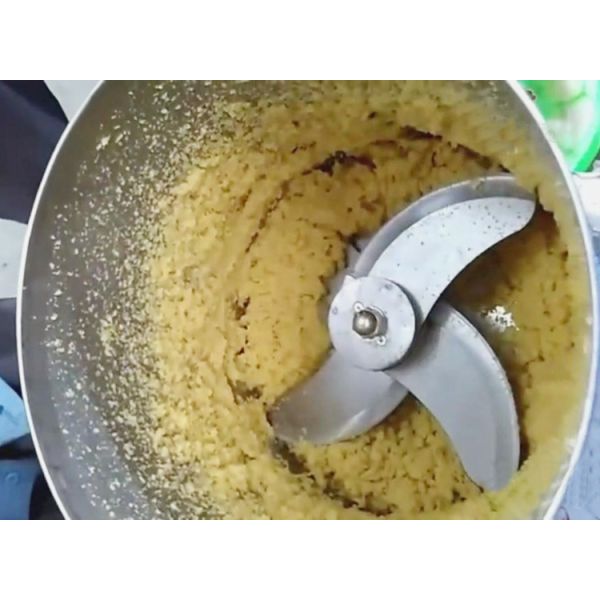 automatic vegetable/fruits slurry cutting machine ginger/garlic/onion/carrot paste grinding machine