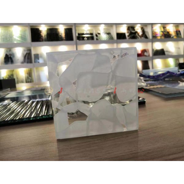 Non Radiation Unitized Beveled 12x12 Glass Block Window Panels