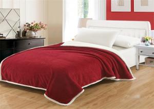 China Bright Red Coral Fleece Blanket 0.5cm Thickness No Bleaching For Bedrooms on sale