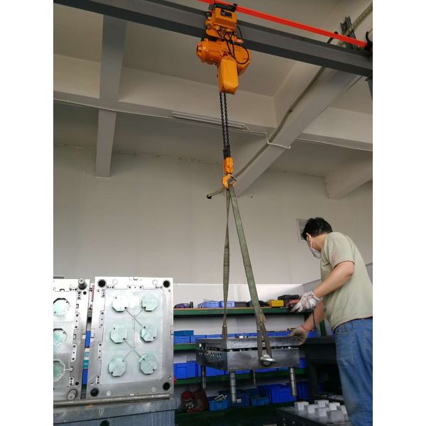 Multi Cavity Junction Box Precision Plastic Injection Molding