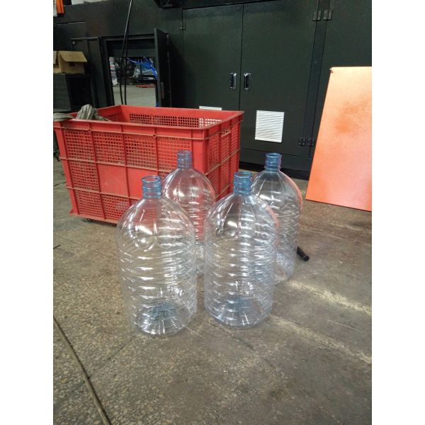 PVC Semi Auto Blowing Machine Making 5 Gallon Carbonated Beverage Bottles