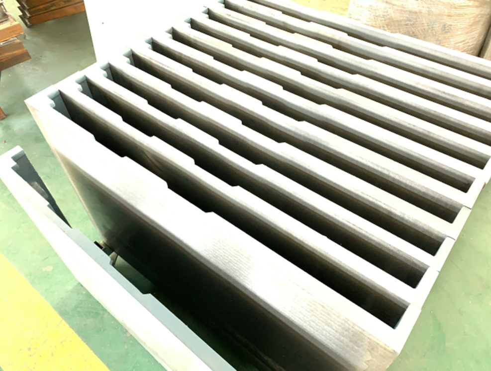 Precision Woodworking Sliding Table Saw With Electric Digital Readout MJ6132S