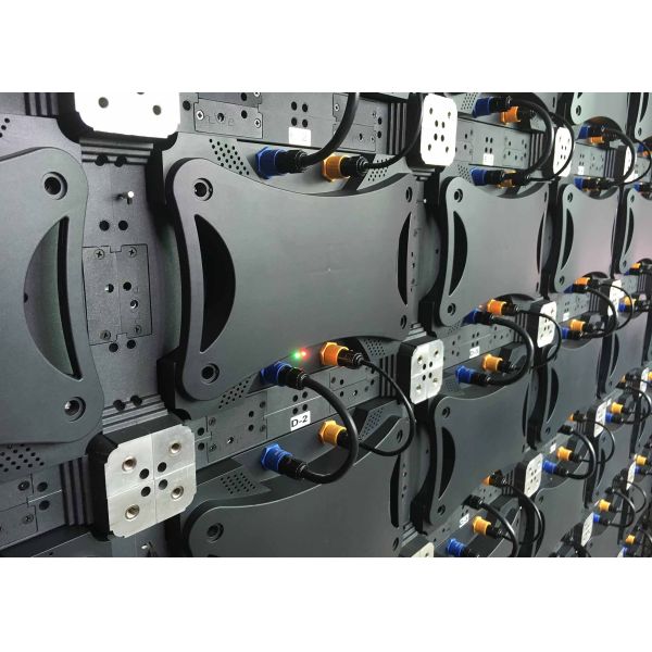 Small Pitch Full Color P1.56mm SMD1010 HD LED Screen Display 800 Nits Indoor Commercial Backlit Display