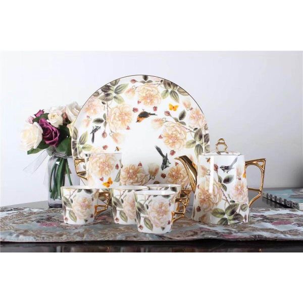 Upscale 300ml Personalized English Fine Bone China Tea Sets