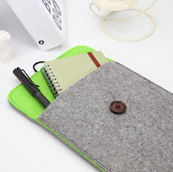 Step into the storage bag with felt protection